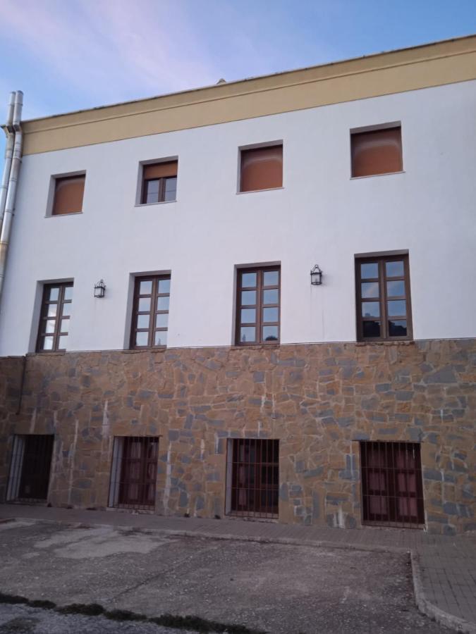 Apartamentos Refugio Del Viajero Parauta Kültér fotó